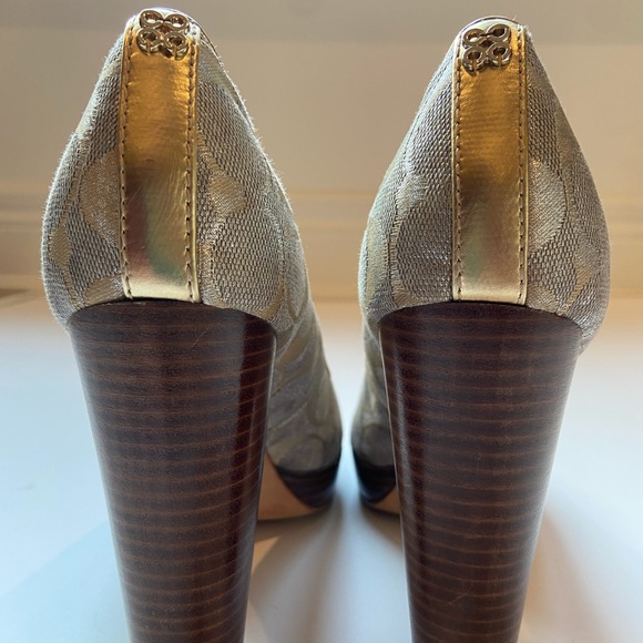 LAST CHANCE!  COACH "Tristian" Signature Pattern Pump in Gold - Picture 10 of 13